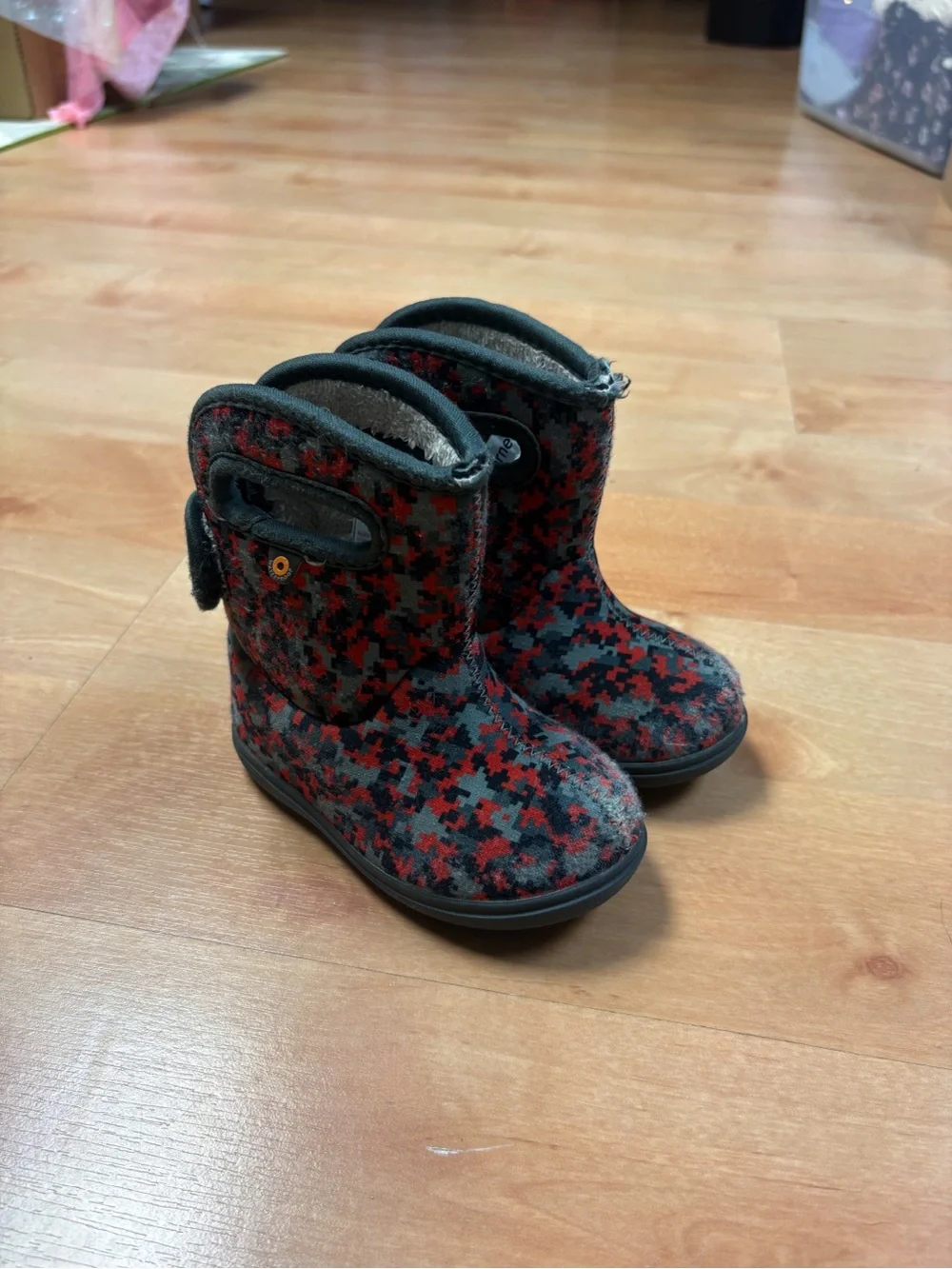 Bogs Toddler Insulated Winter Boots Red Gray Camo Pull On Rain Snow Boot Size 6